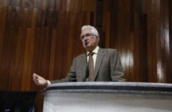 Condição dos cemitérios na cidade preocupa parlamentar