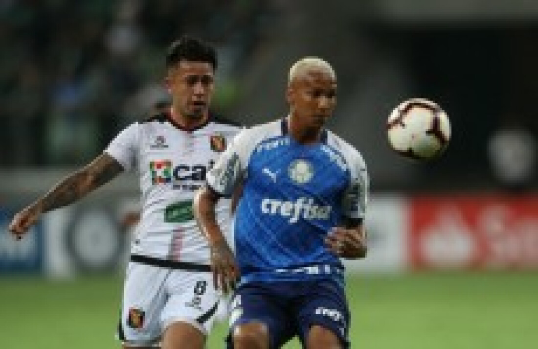 Em clássico, equipes tentam mostrar fôlego