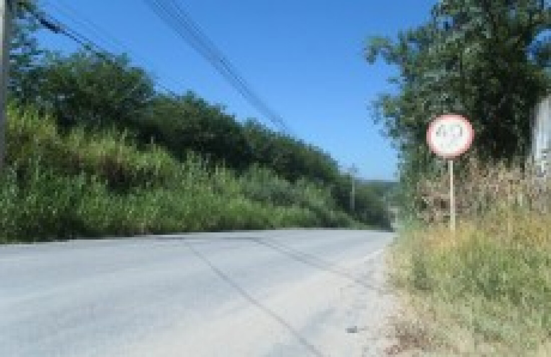 Bandidos levam trator de empresa no Taboão