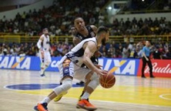 Mogi Basquete vence na estreia em casa
