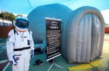 Planetário móvel é instalado em escola municipal de Itaquá