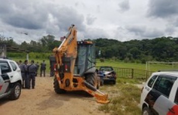 Retroescavadeira roubada é recuperada