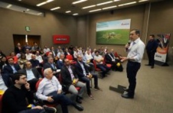 Valtra deve abrir cem postos de trabalho no próximo ano