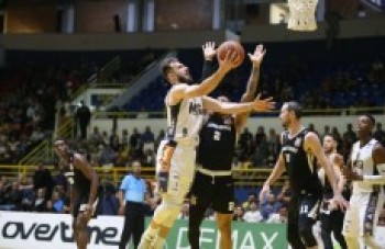 Em noite de estreias, Mogi Basquete recebe o Corinthians