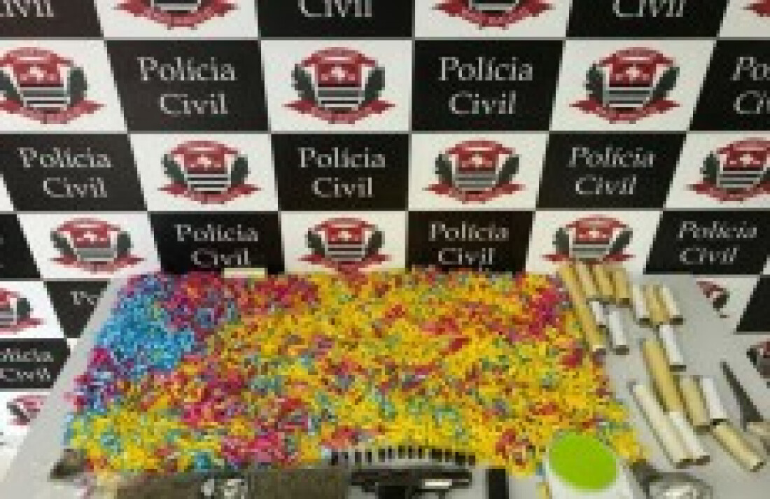 Dise apreende quase 5 mil pinos de cocaína
