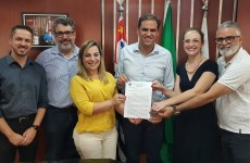 Deputada Katia Sastre busca recursos para Poá