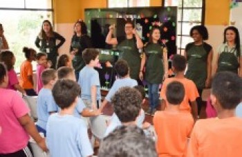 Ecopistas distribui brinquedos em Mogi