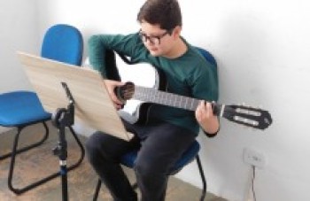 Centro Cultural tem aulas de música e artesanato