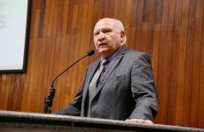 Capitão da PM recebe aplausos