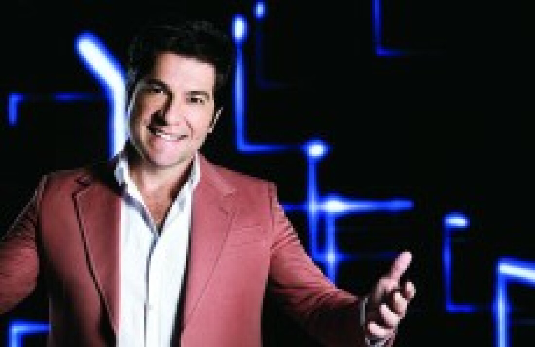 Daniel se apresenta com os Canarinhos do Itapety