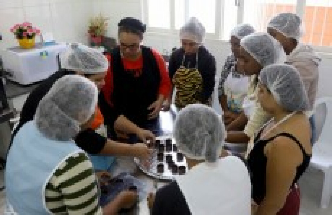 Cras abre 530 vagas para cursos com tema de Natal