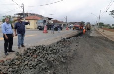 Marcus Mello vistoria obras viárias e de esporte em Mogi das Cruzes