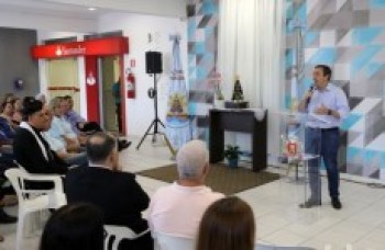 Prefeitura recebe imagem peregrina de Nossa Senhora