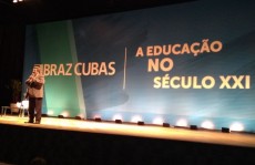 Mário Sergio Cortella faz palestra em Mogi