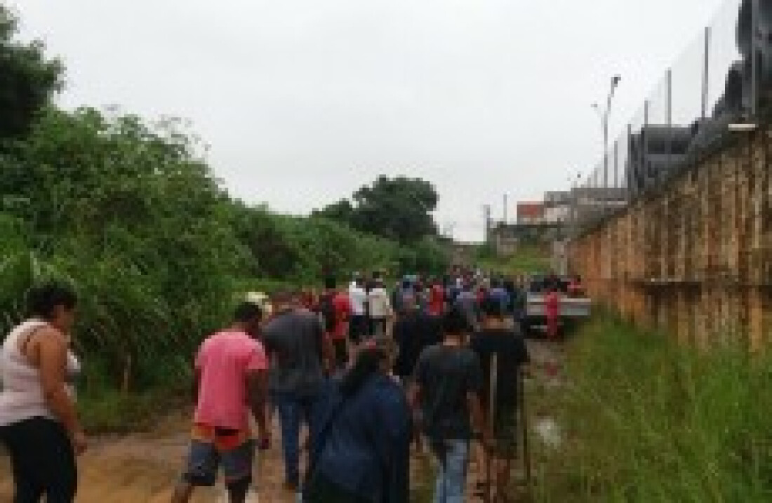 PM e GCM impedem a invasão de um terreno em Itaquaquecetuba