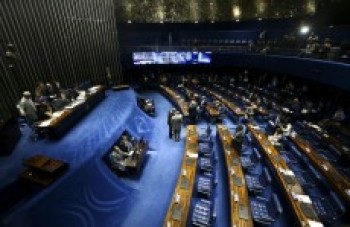 Senado conclui votação de emenda