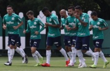 Borja abandona treino do Palmeiras após dividida