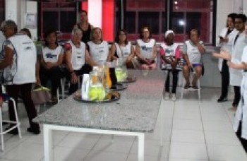 Cras promove oficina para celebrar o Dia do Idoso