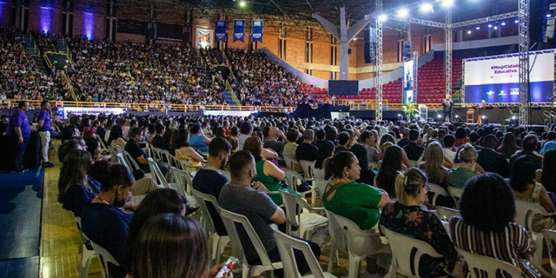 Mais de 5 mil profissionais participam de seminário