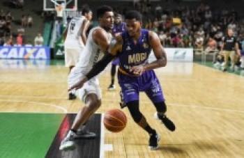 Shamell vira no segundo final e Mogi bate o Bauru