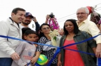 Bairro Novo Horizonte ganha ATI e quadra poliesportiva