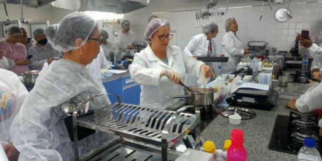 Profissionais das cozinhas participam de formação