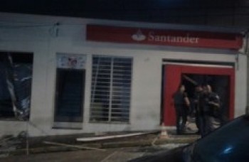Grupo explode duas agências bancárias em Salesópolis