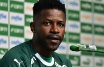 Meia Ramires deve retornar ao elenco em dois meses