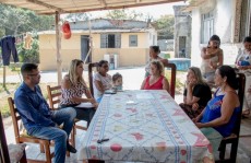 Vereadora solicita abrigo de ônibus na Vila Ipelândia