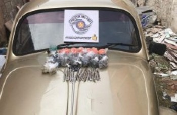 Carro é usado para guardar entorpecentes