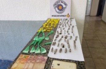 Jovem é detido por tráfico de drogas