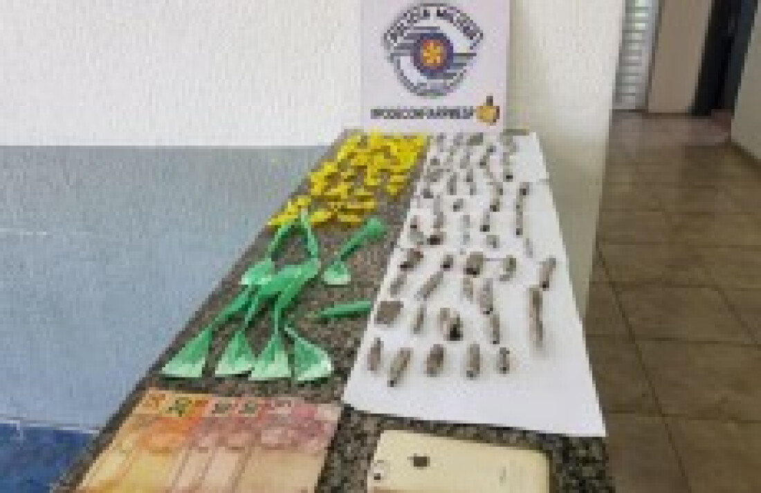 Jovem é detido por tráfico de drogas
