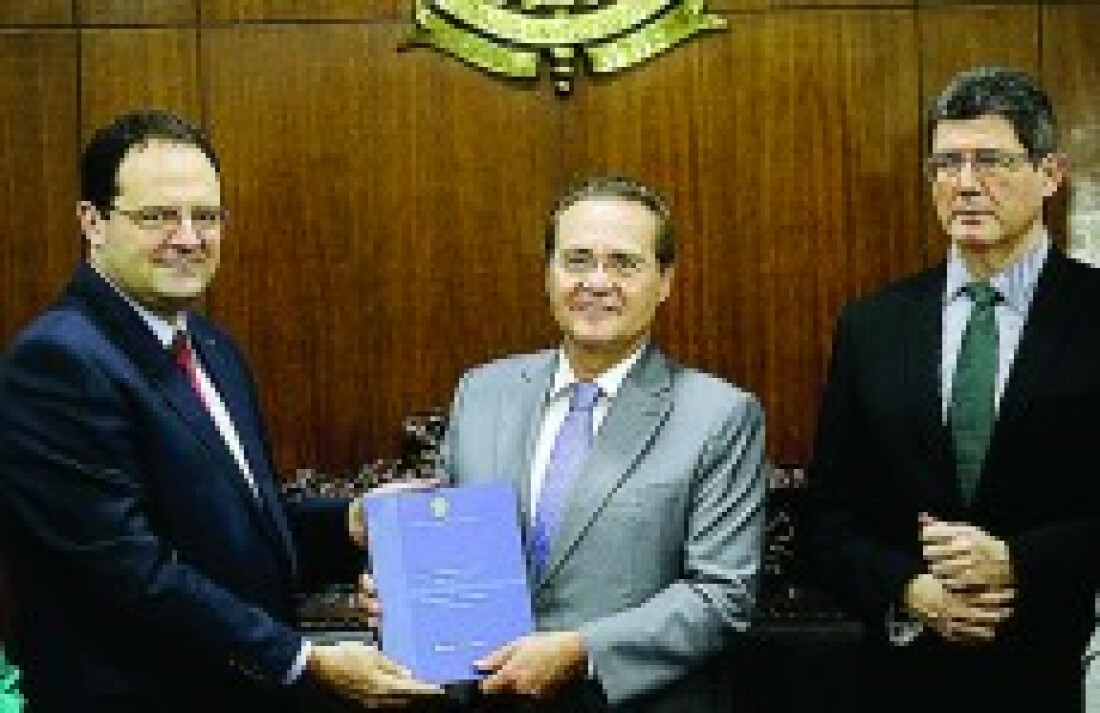 Governo elabora Orçamento com R$ 30 bilhões de déficit