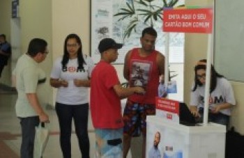 Cartão Bom faz campanha no Terminal Estudantes
