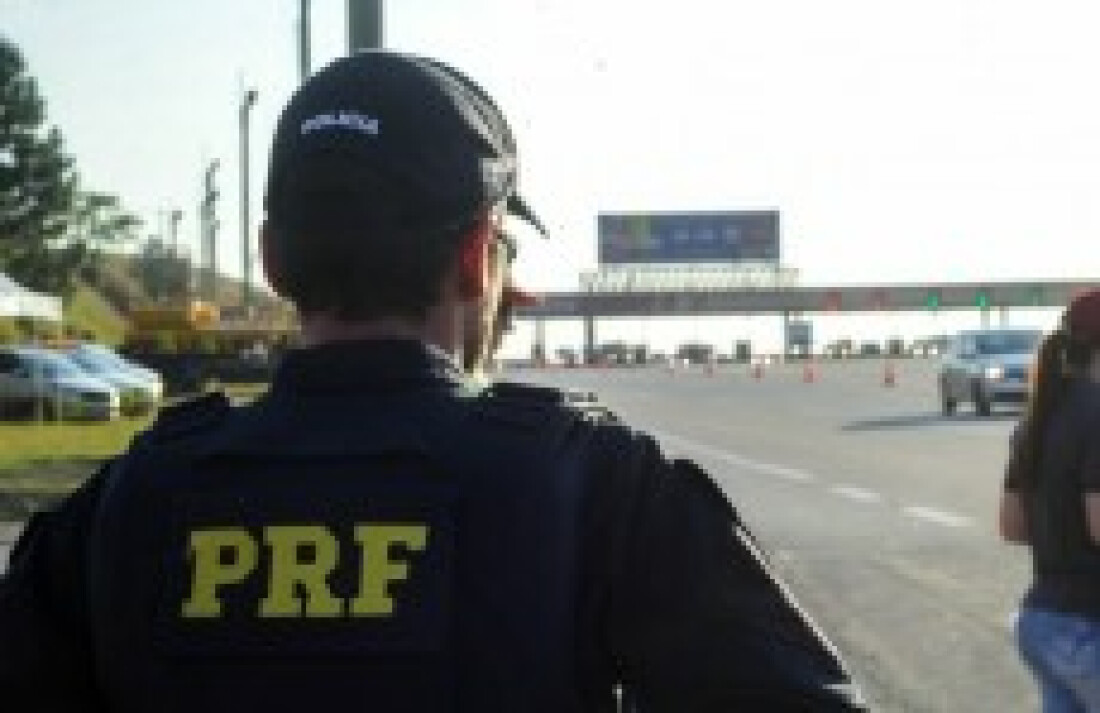 Fiscalização da PRF autua veículos por evasão do pedágio