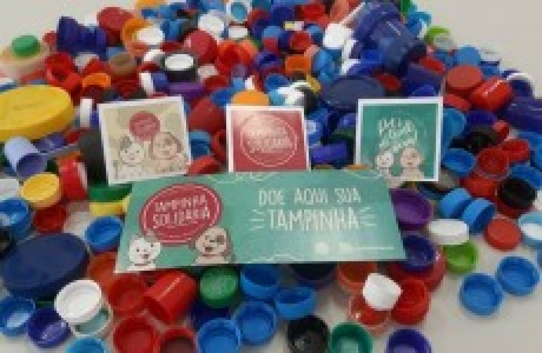 Secretaria de Educação faz doação para o 'Tampinha'