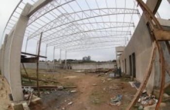 CIE tem estrutura de metal da cobertura instalada