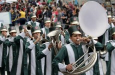 Desfile cívico-militar reúne 20 mil pessoas