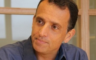 Bertaiolli recebe título de cidadão