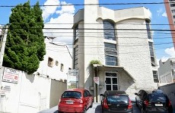 Gota é uma doença que atinge mais homens entre 40 e 60 anos