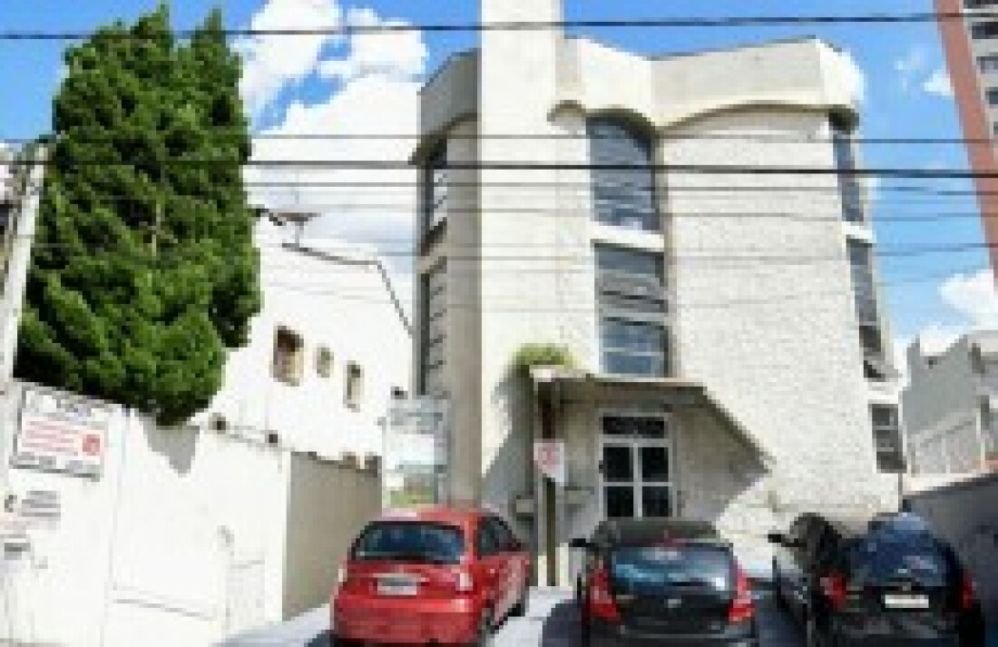 Gota é uma doença que atinge mais homens entre 40 e 60 anos