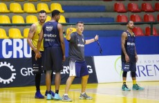 Mogi abre quartas hoje contra Caxias