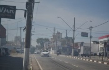 fogo em terreno chama a atenção de moradores
