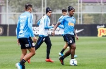Corinthians enfrenta Avaí hoje com time reserva