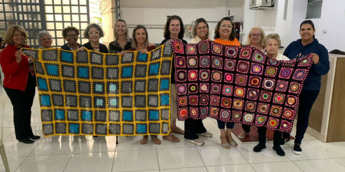 Projeto social confecciona e já doou cerca de 500 mantas