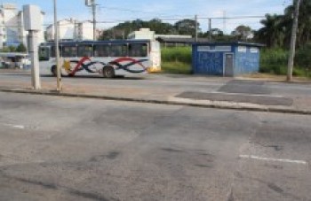 Mogiano reclama dos buracos na avenida Miguel Gemma