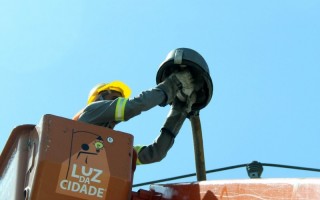 Prefeitura troca 1,4 mil lâmpadas em uma semana