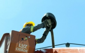 Prefeitura troca 1,4 mil lâmpadas em uma semana
