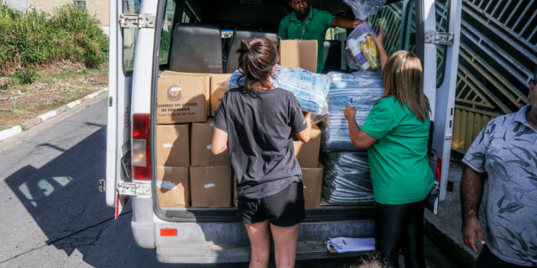 Fundo Social de Ferraz entrega 200 kits emergenciais