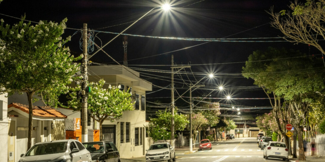 Guararema inicia troca de iluminação pública